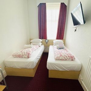 Budget Zimmer mit zwei Einzelbetten